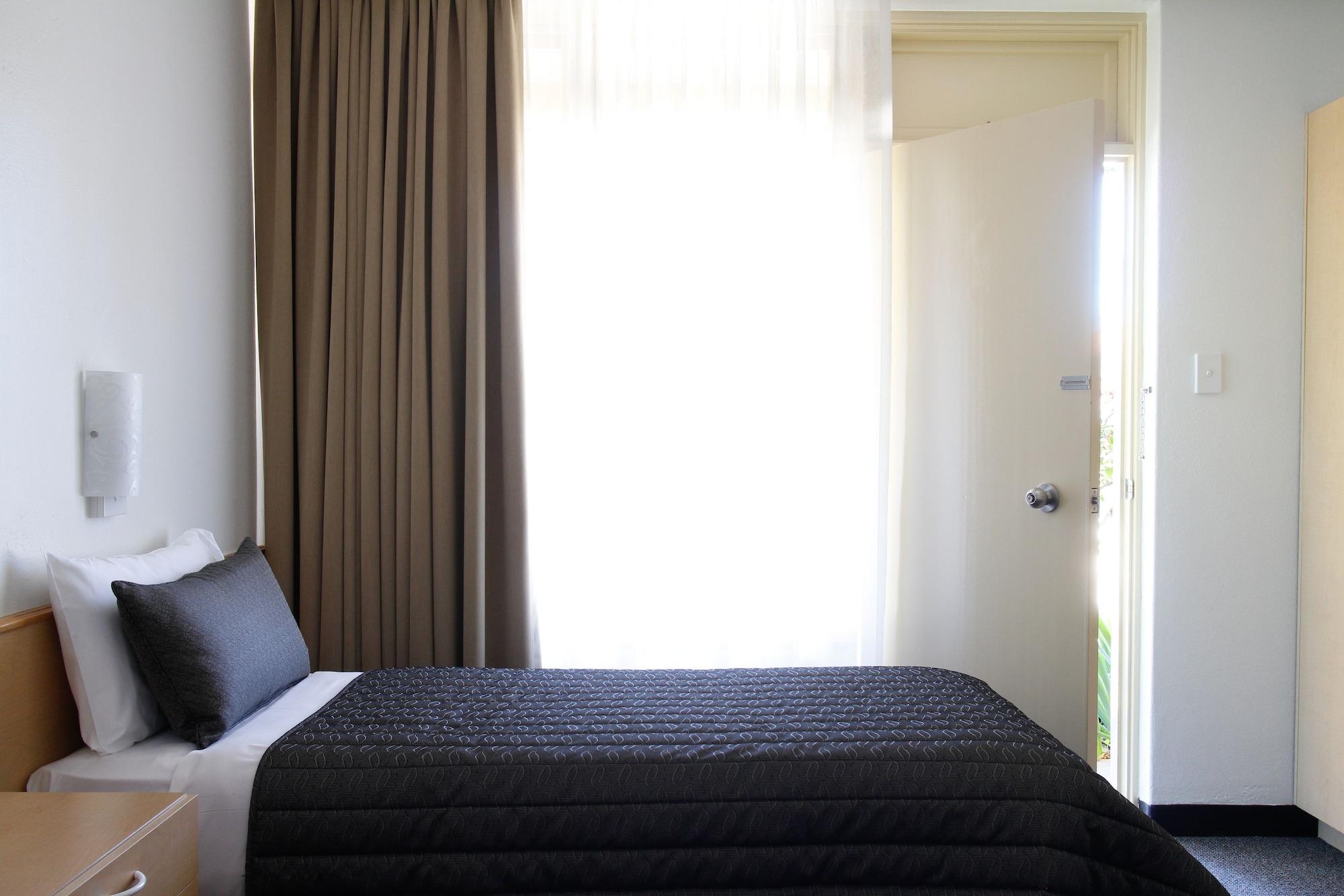 Mid City Motor Inn ควีนเบยัน ภายนอก รูปภาพ